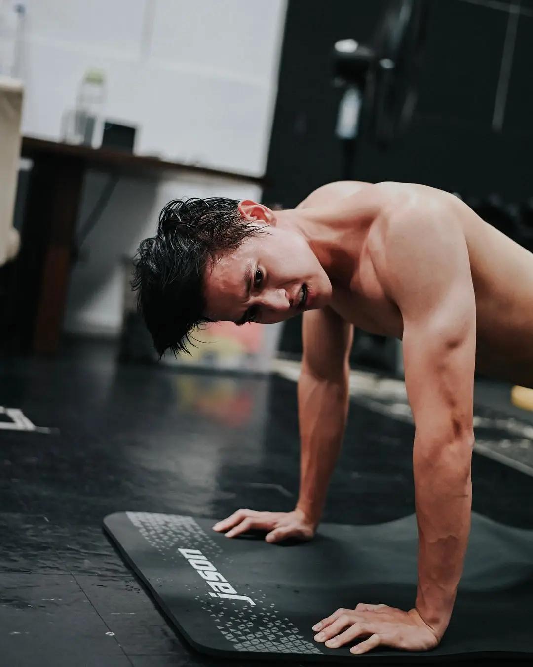 帅的不像话的泰国男明星,很娇的泰国男明星