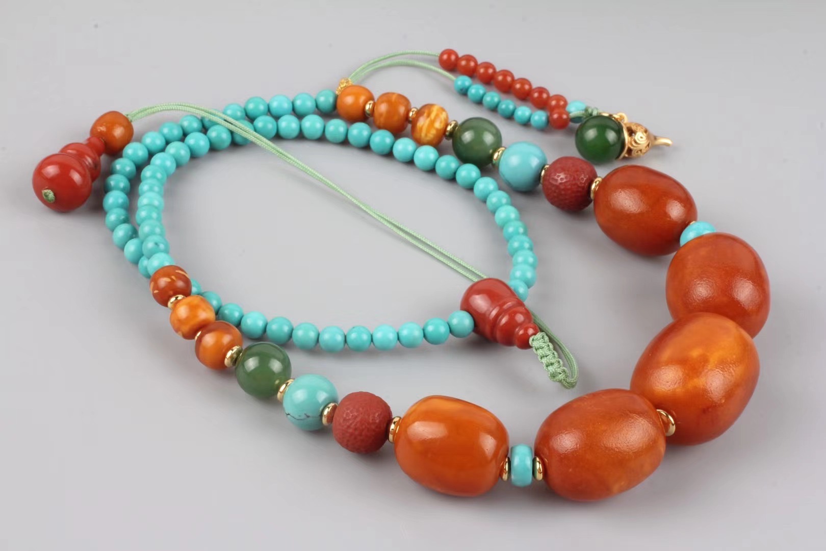 烤色蜜蜡和纯天然蜜蜡的区别,烤色蜜蜡和老蜜蜡的荧光区别