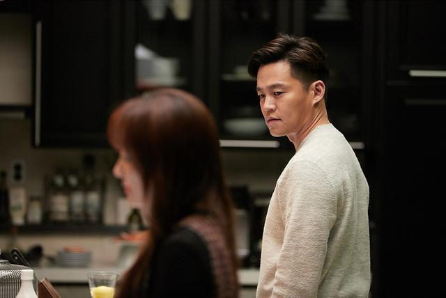 电影完美陌生人讲的什么,电影完美陌生人