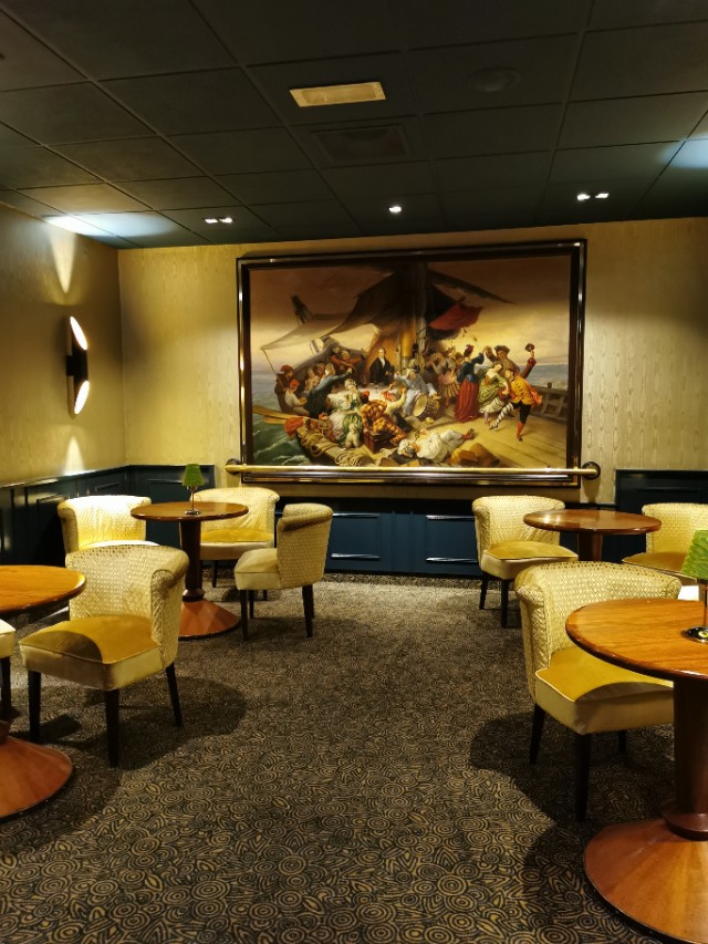 *麻大**味浓的街道，蜂拥的游客—欧洲之旅（五）