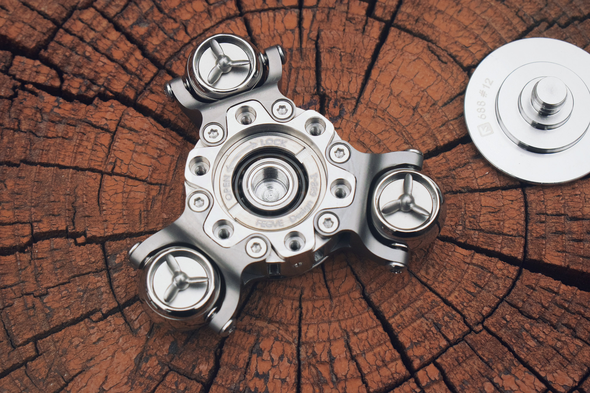 变是一种常态，亦是丛林法则！FEGVE随变2指尖陀螺赏玩