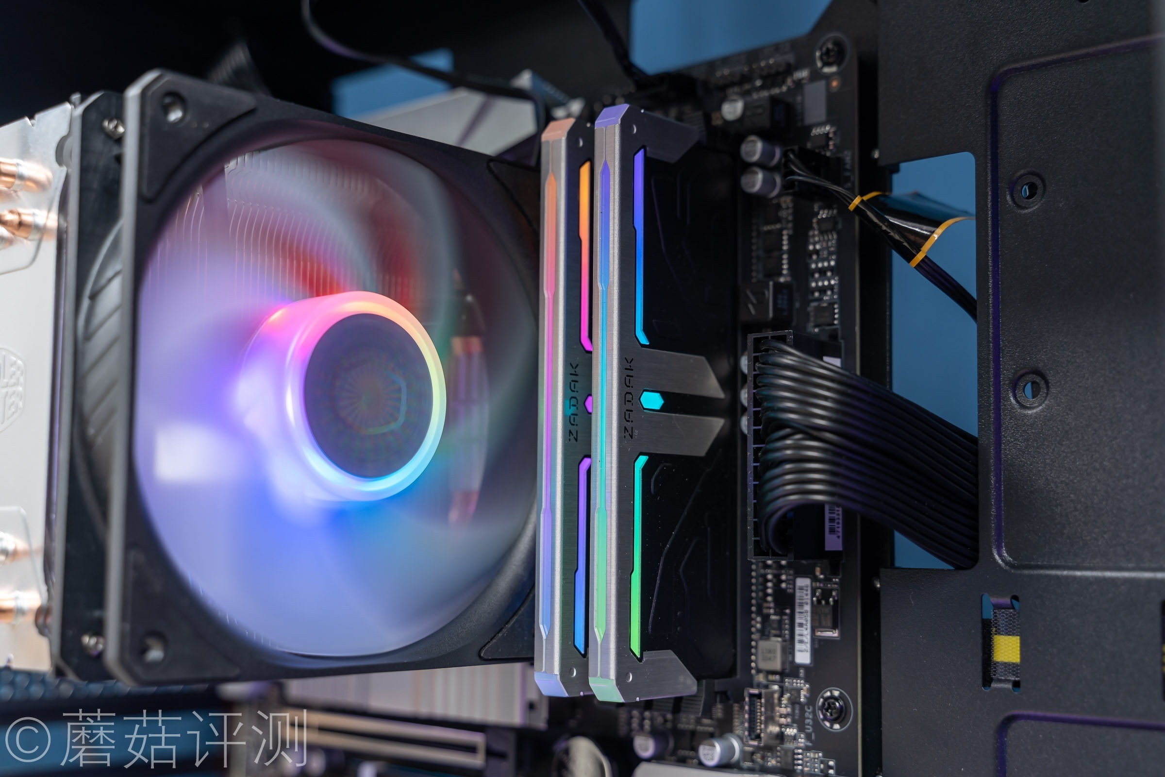 青春回忆系列：期望LPL夺冠，朋友装了台5700G主机玩lol