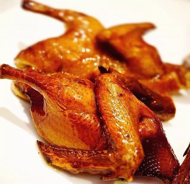 乳鸽红烧多少钱一只,一只正宗的红烧乳鸽是怎么样的