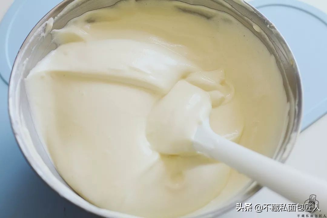 戚风蛋糕消泡是什么原因,戚风蛋糕太绵密是不是消泡了