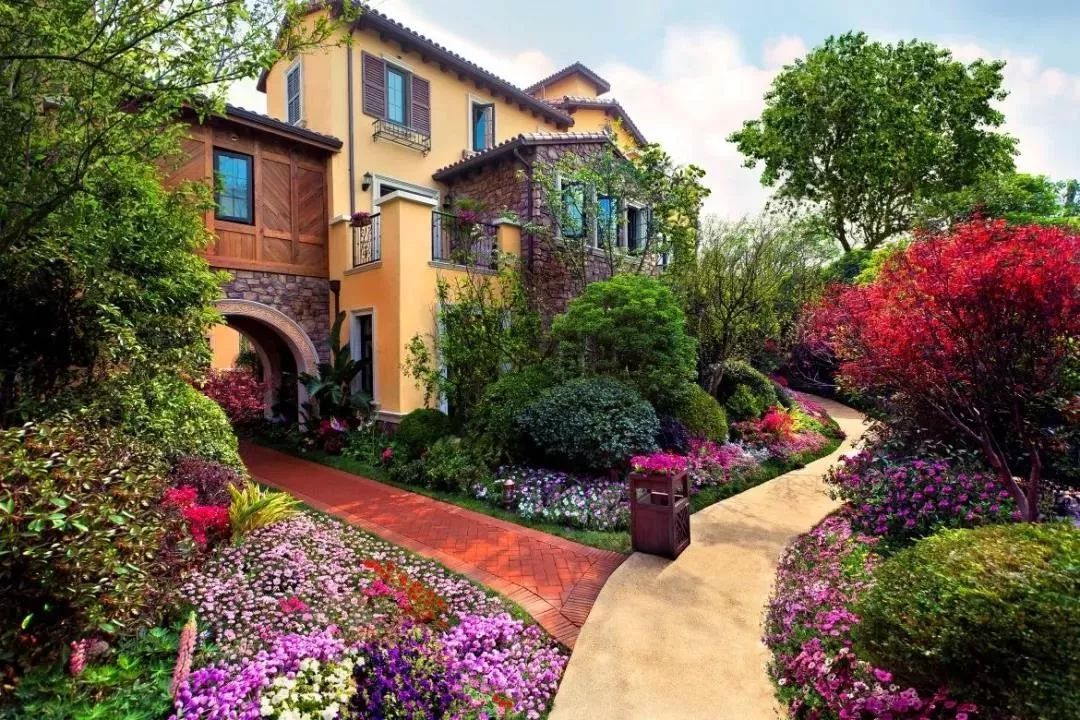 别再见女的就喊美女,见房子就称豪宅,盘一盘上海真正豪宅产品系