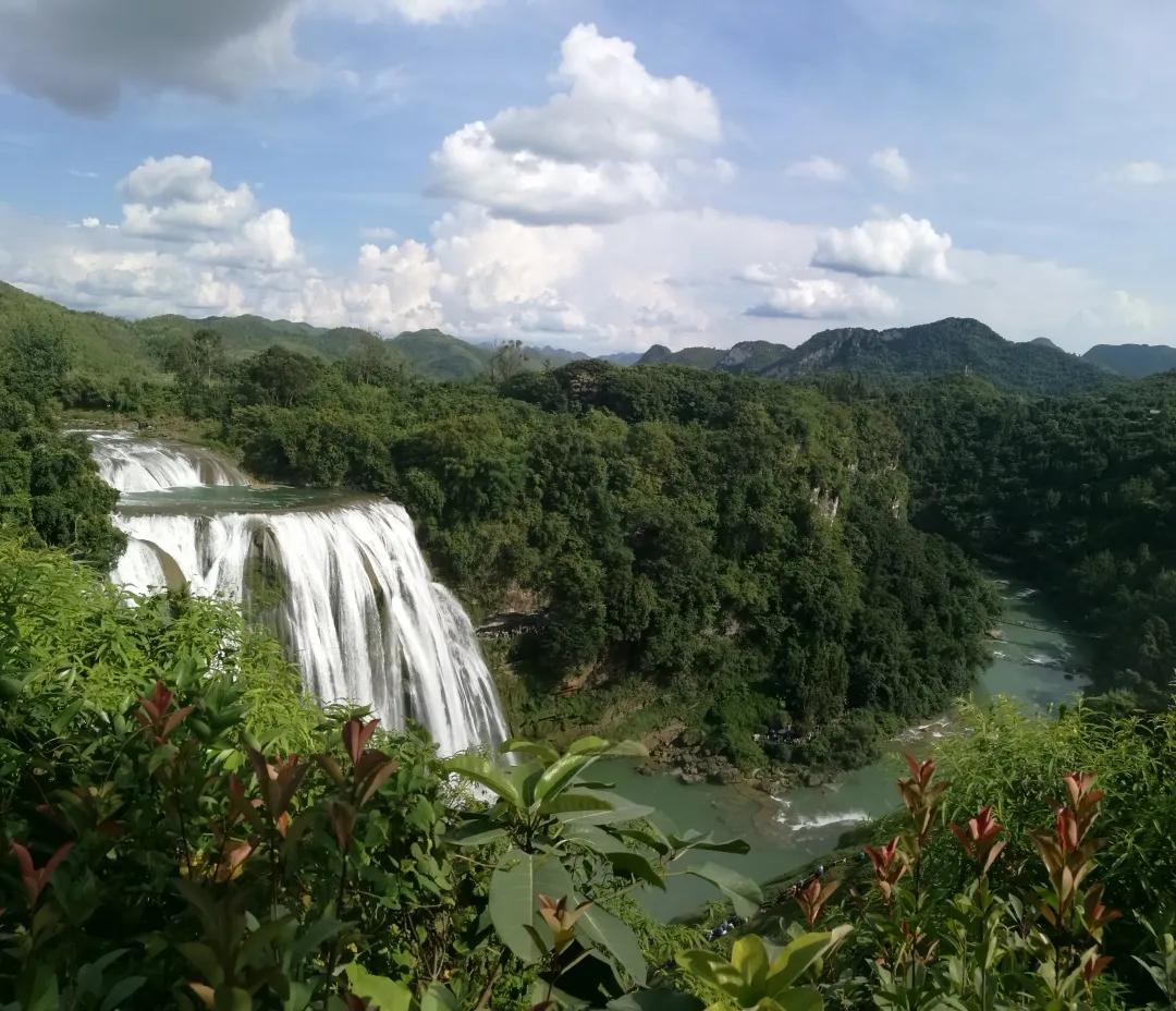 任正非如何度过这短暂的一生,任正非度过充满困难的一生