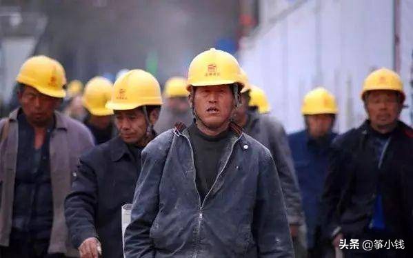 农民技术工一天四五百，为啥他们大多还是贫穷？三重考量无法忽视