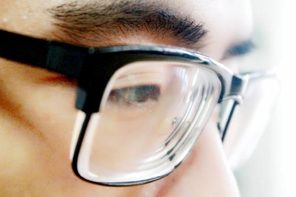 高度近视的人不适合做什么工作,高度近视适合干什么工作