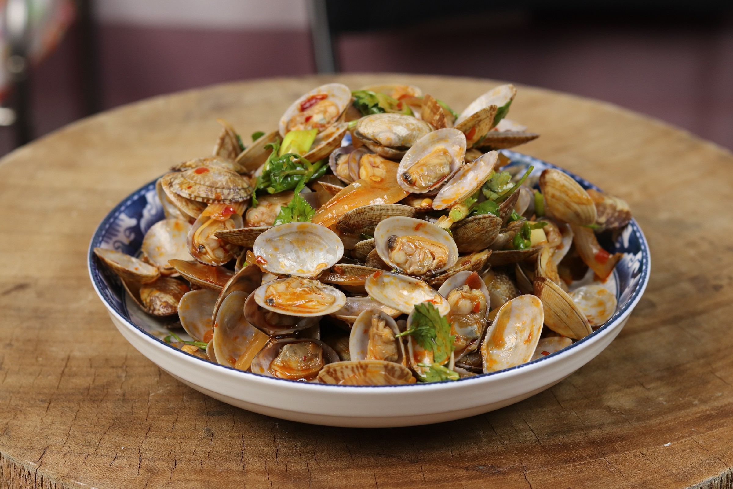 炒花蛤必须焯水吗,炒花蛤需要焯水吗