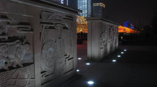 家门口的美景真的值得一游,家门口的小公园夜景太美了