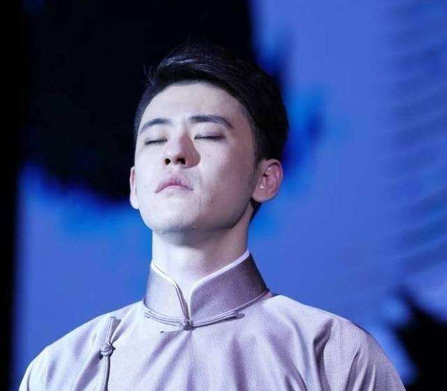 张云雷为什么要发微博道歉,张云雷向郭德纲道歉完整