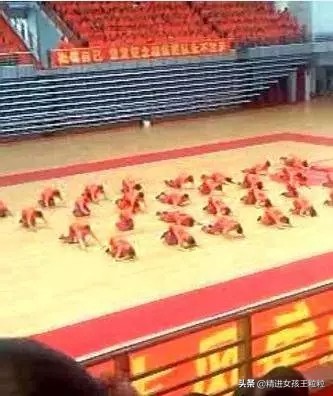 下跪磕头扇耳光电影,下跪磕头扇耳光视频