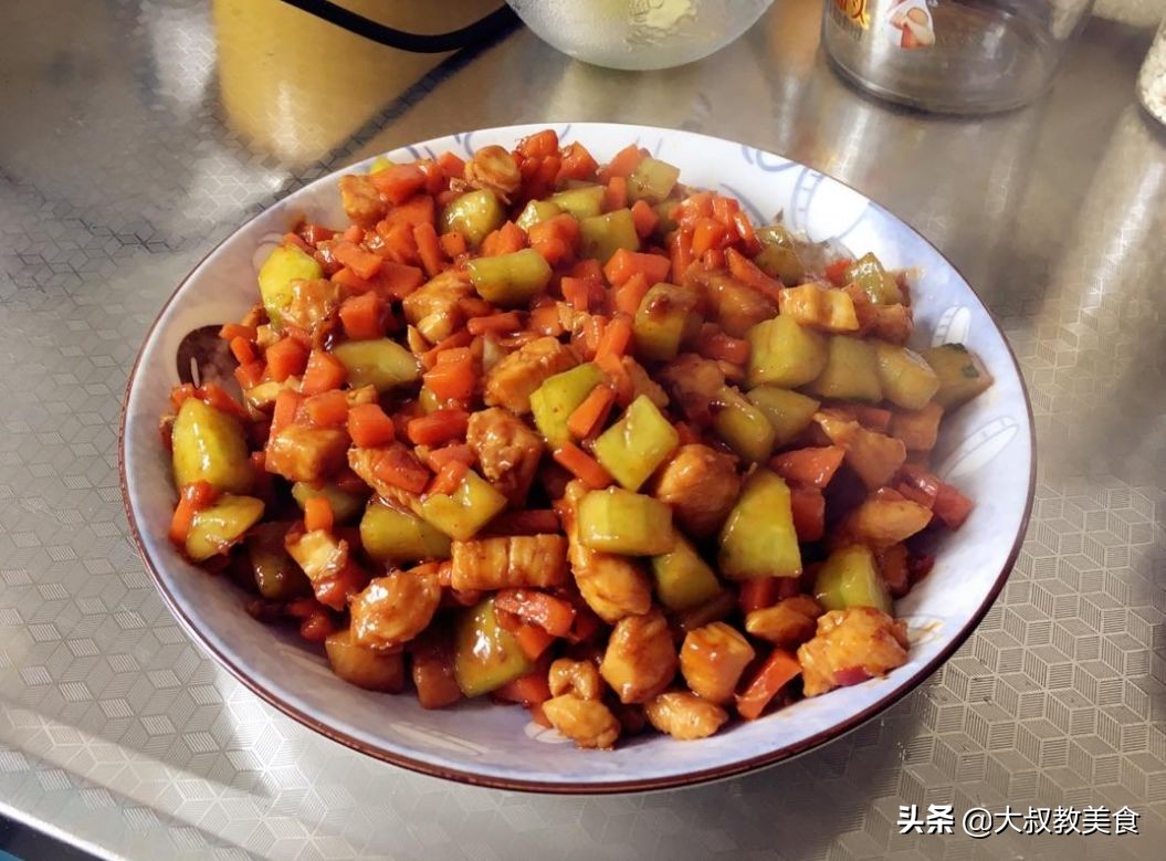 宫爆鸡丁正宗川菜做法放番茄酱,川菜宫爆鸡丁的正宗做法视频