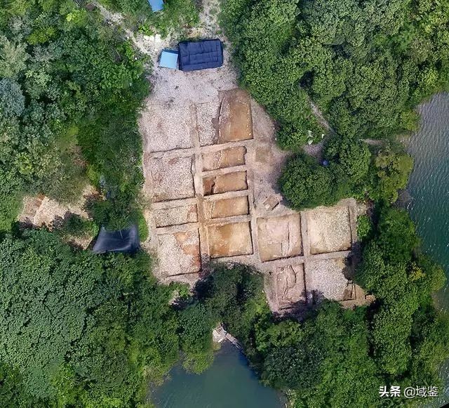 法门寺地宫秘色瓷图片,法门寺地宫出土秘色瓷底部图片