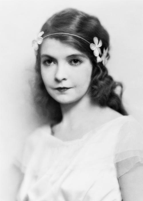 好莱坞50位最伟大明星，费雯丽赫本梦露泰勒褒曼嘉宝谁最美？