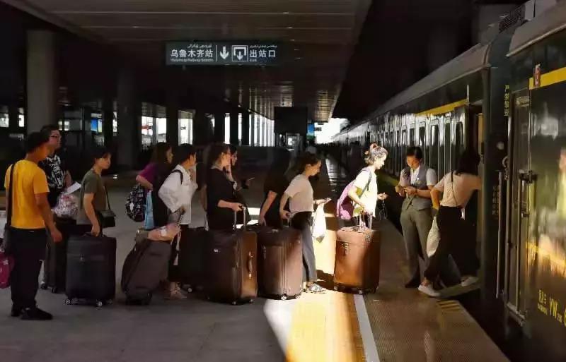 新疆铁路2024出疆列车时刻表,11月10日新疆铁路调图