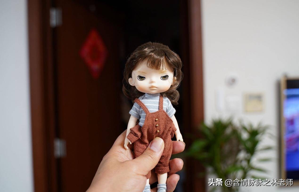 给女儿买了一个芭比娃娃,给女儿买60cm娃娃