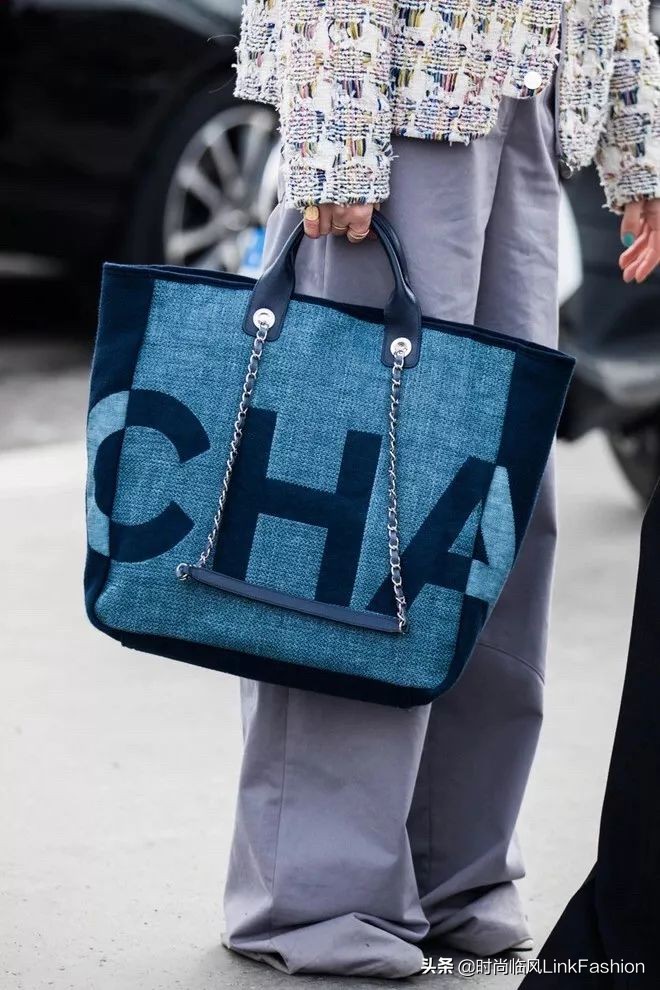 今年流行大包 (今年女士流行格子大包)