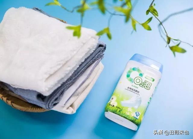 白衣服发黄在家就能处理,衣物变黄如何洗白妙招