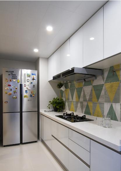 二手房翻新木地板换成瓷砖方便么,老房翻新地板用拆吗