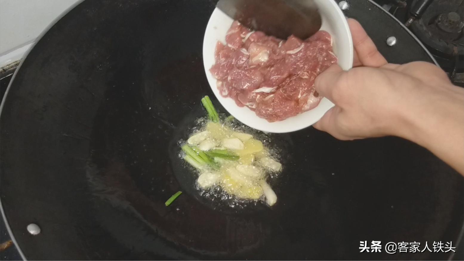 炒肉片怎么炒比较嫩比较好吃,炒肉片怎么炒才好吃又嫩