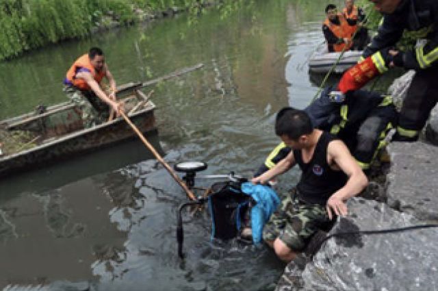 新生儿用婴儿车的危害,预防婴儿车上的安全小隐患