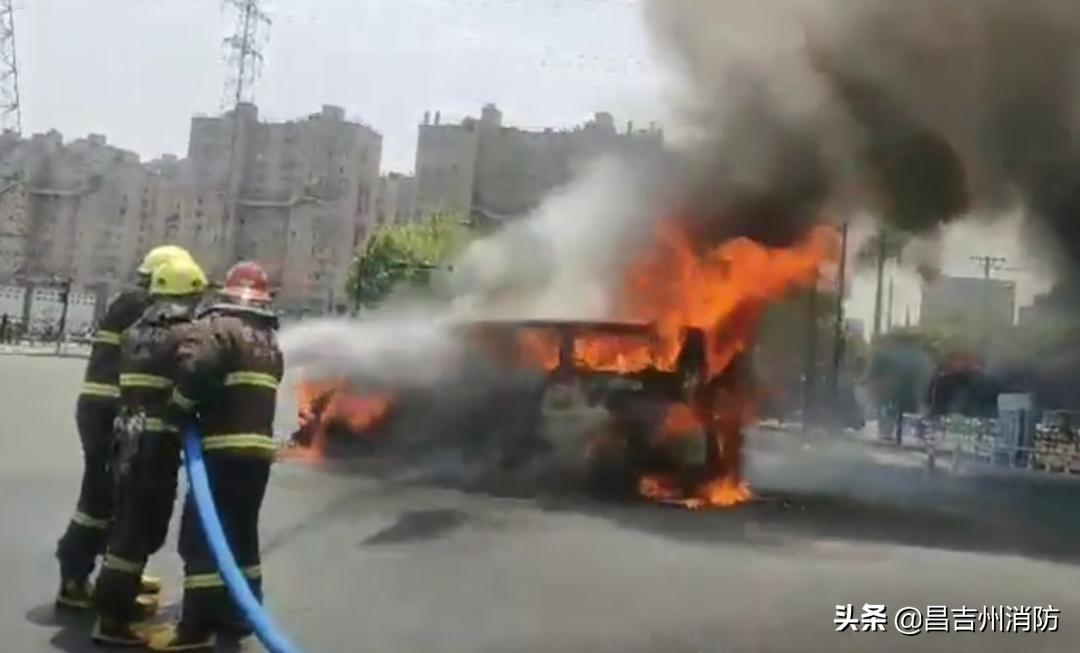 车主请注意！气温不断攀升汽车自燃怎么办？