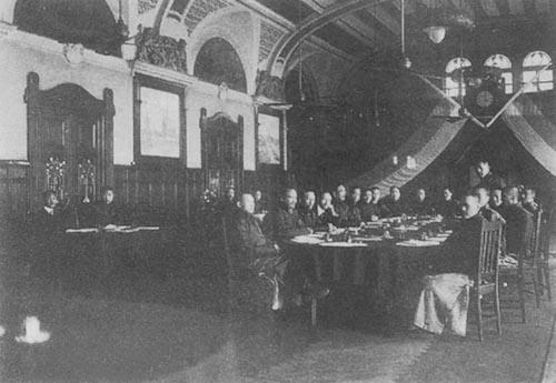 孙中山就任临时大总统,为何很快让给袁世凯?背后原因其实很无奈