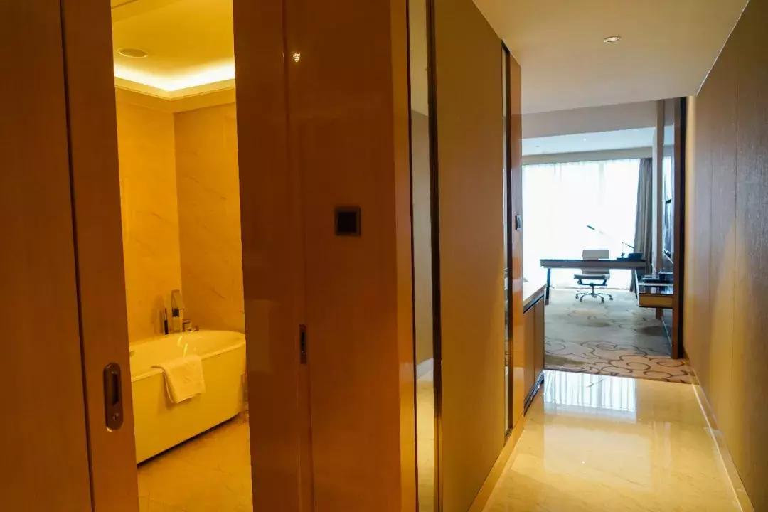 「思远说酒店」汉*江阳**滩繁华地——世茂希尔顿