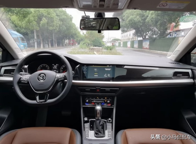 轩逸雷凌朗逸谁性价比更高,轩逸朗逸卡罗拉思域雷凌现代