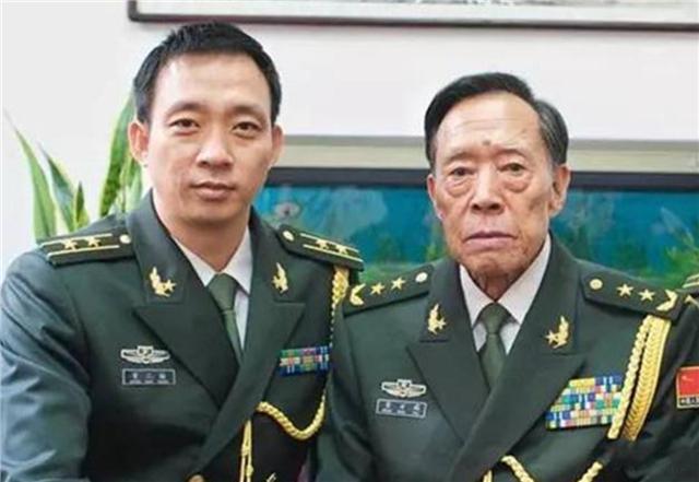 董万瑞98解放军抗洪催泪宣传片,九江抗洪抢险总指挥董万瑞事迹