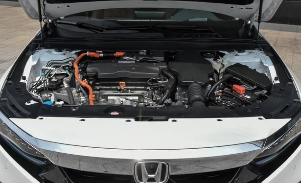 雅阁混动6万公里值得买吗,十代混动雅阁夏天油耗会不会下降