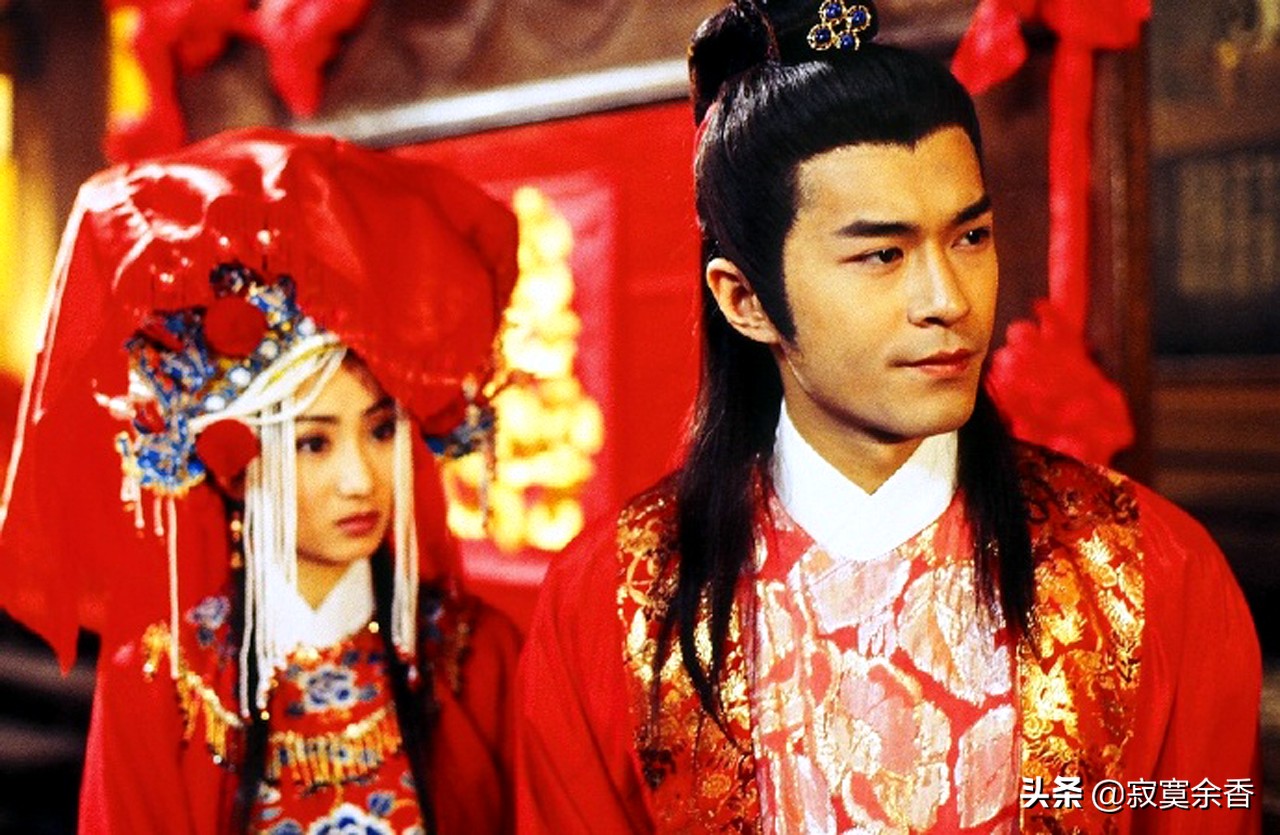 圆月弯刀杨过,圆月弯刀是什么刀