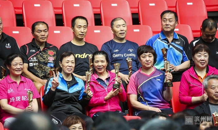 2018时光已走滨州日报90后小美摄影记者定格了您的最美