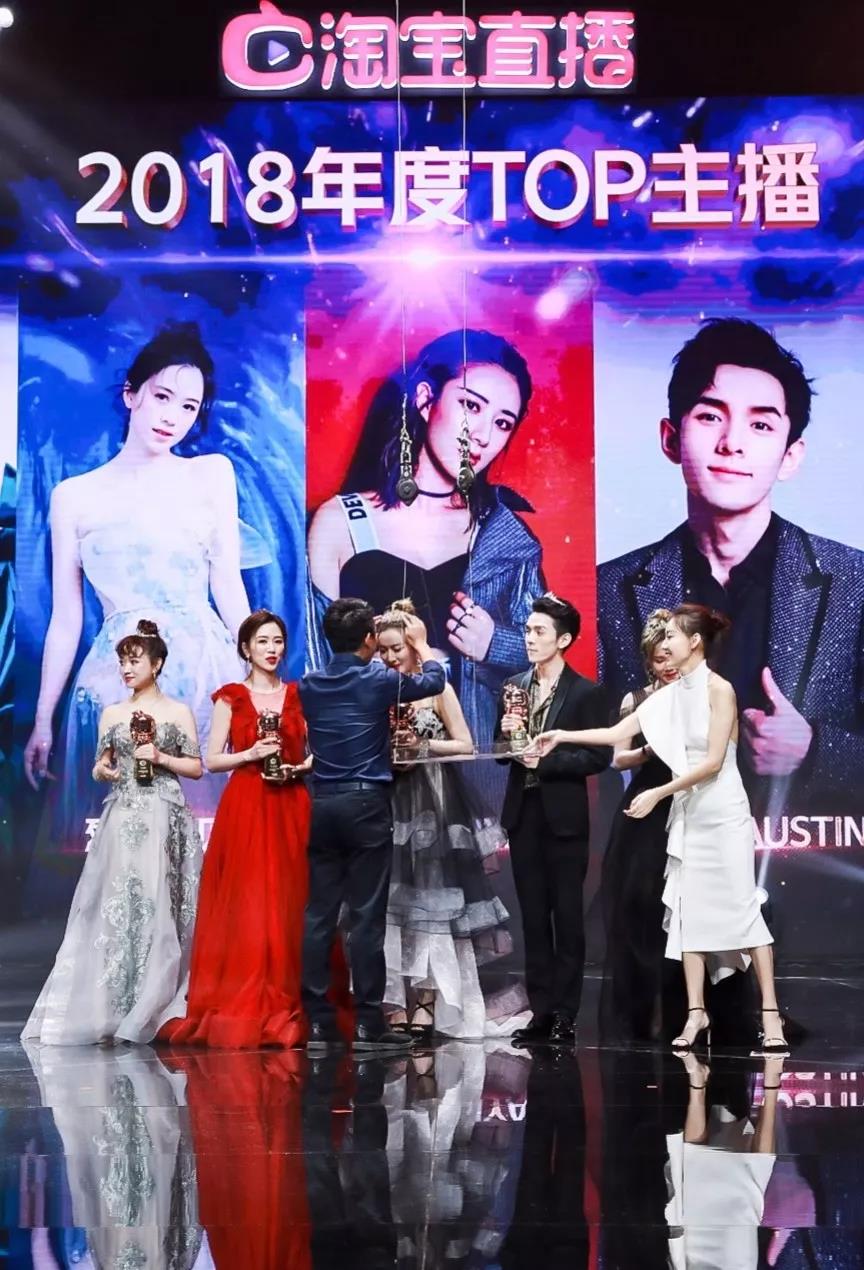 薇娅一场直播卖出12个集装箱的商品，竟不是因为货品好？