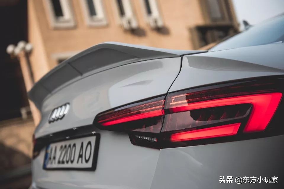 2019款奥迪a4进取改装轮毂,新款奥迪a4改装图片欣赏