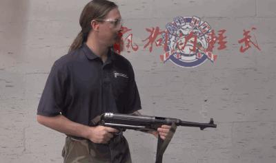 二战期间无所不在的mp40冲锋枪,德国二战冲锋枪mp40