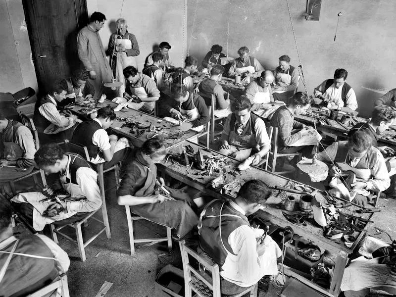 林允菲拉格慕全球品牌代言人,林允代言的香水