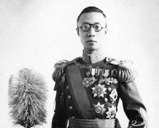 末代皇帝溥仪的自行车,溥仪自行车视频