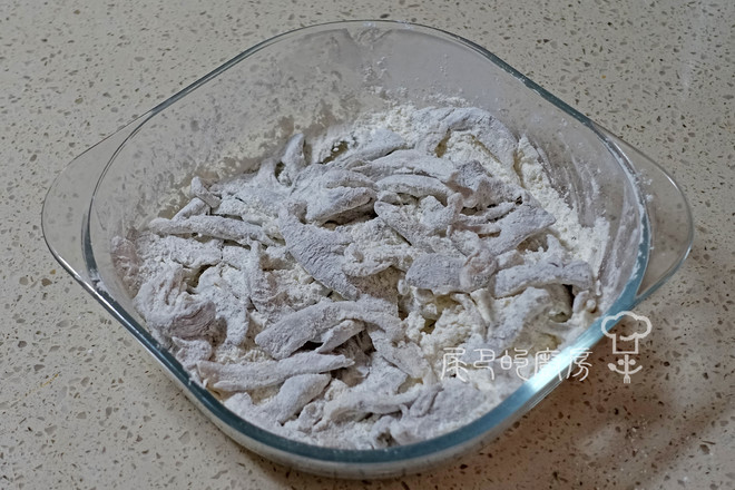 炸蘑菇有水怎么能不溅油,干炸蘑菇时如何不掉糊糊