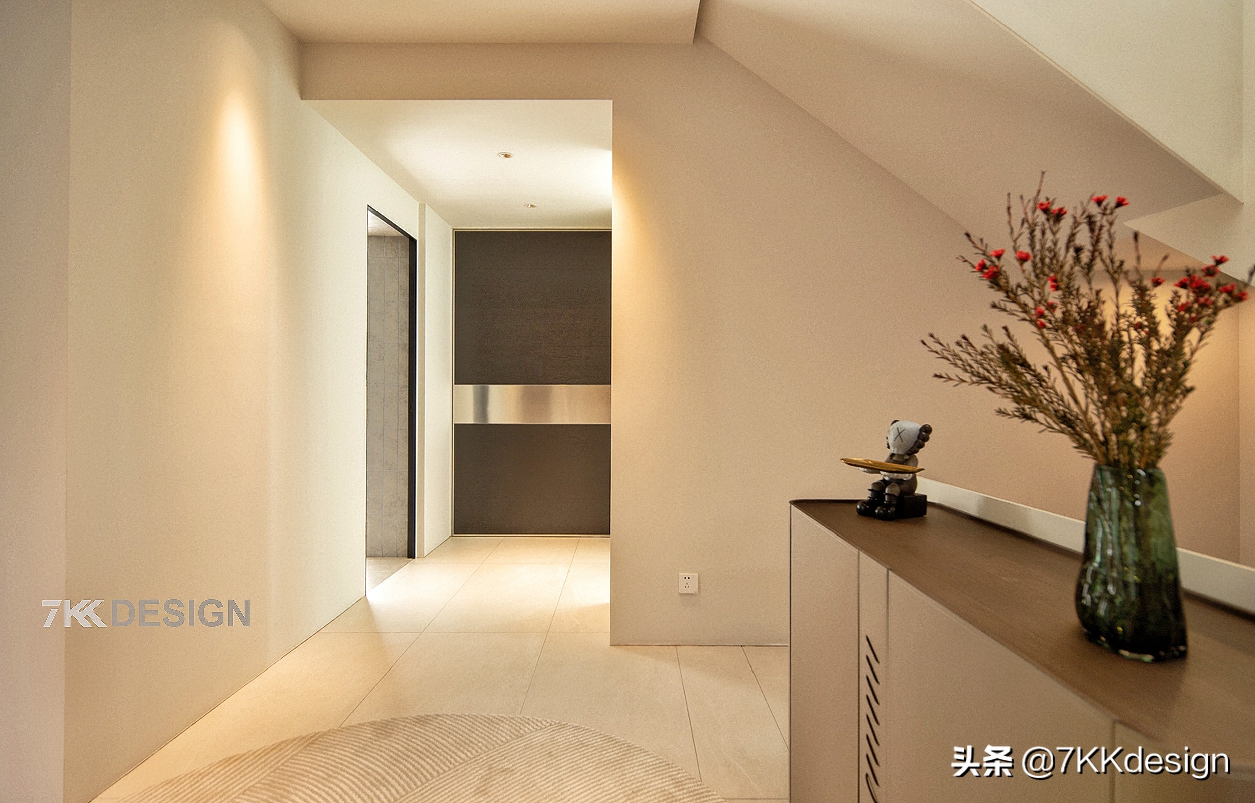 海边联排别墅小院实景现代轻奢,独栋带院子的小别墅年代感