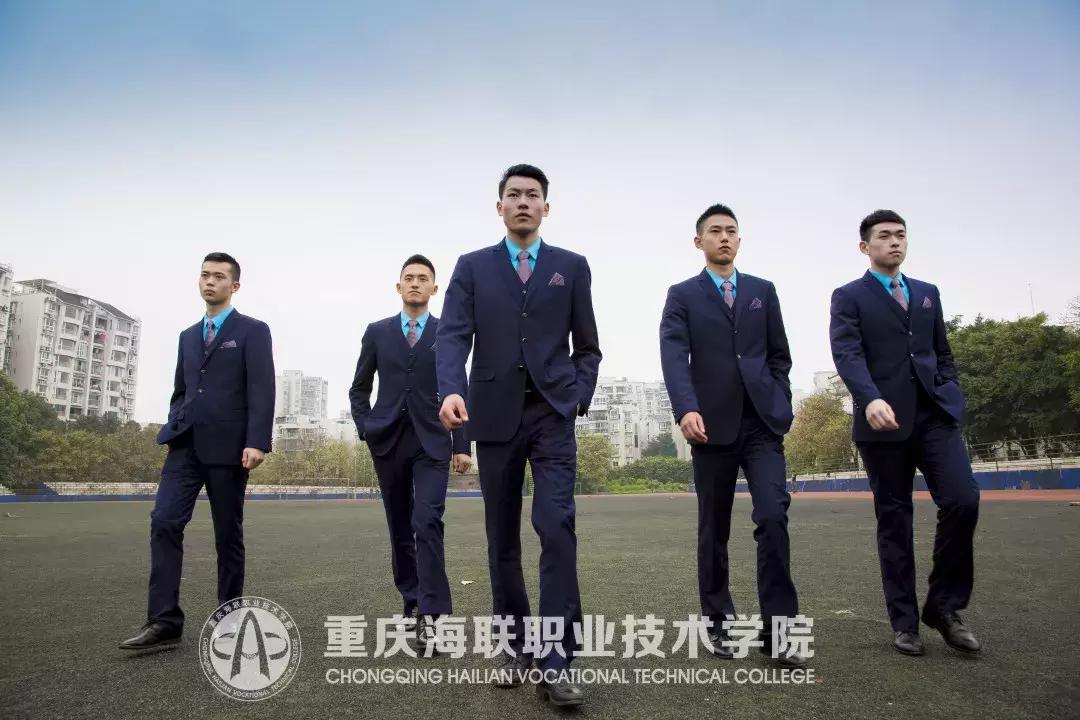 Hello小萌新:学长学姐亲身示范，这本“学生职业形象教科书”请熟读