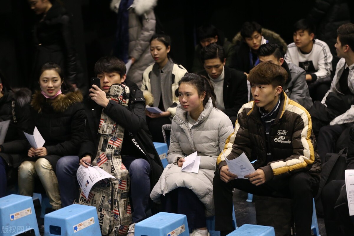 采访张涵予完整版,采访张徐涵予的是谁