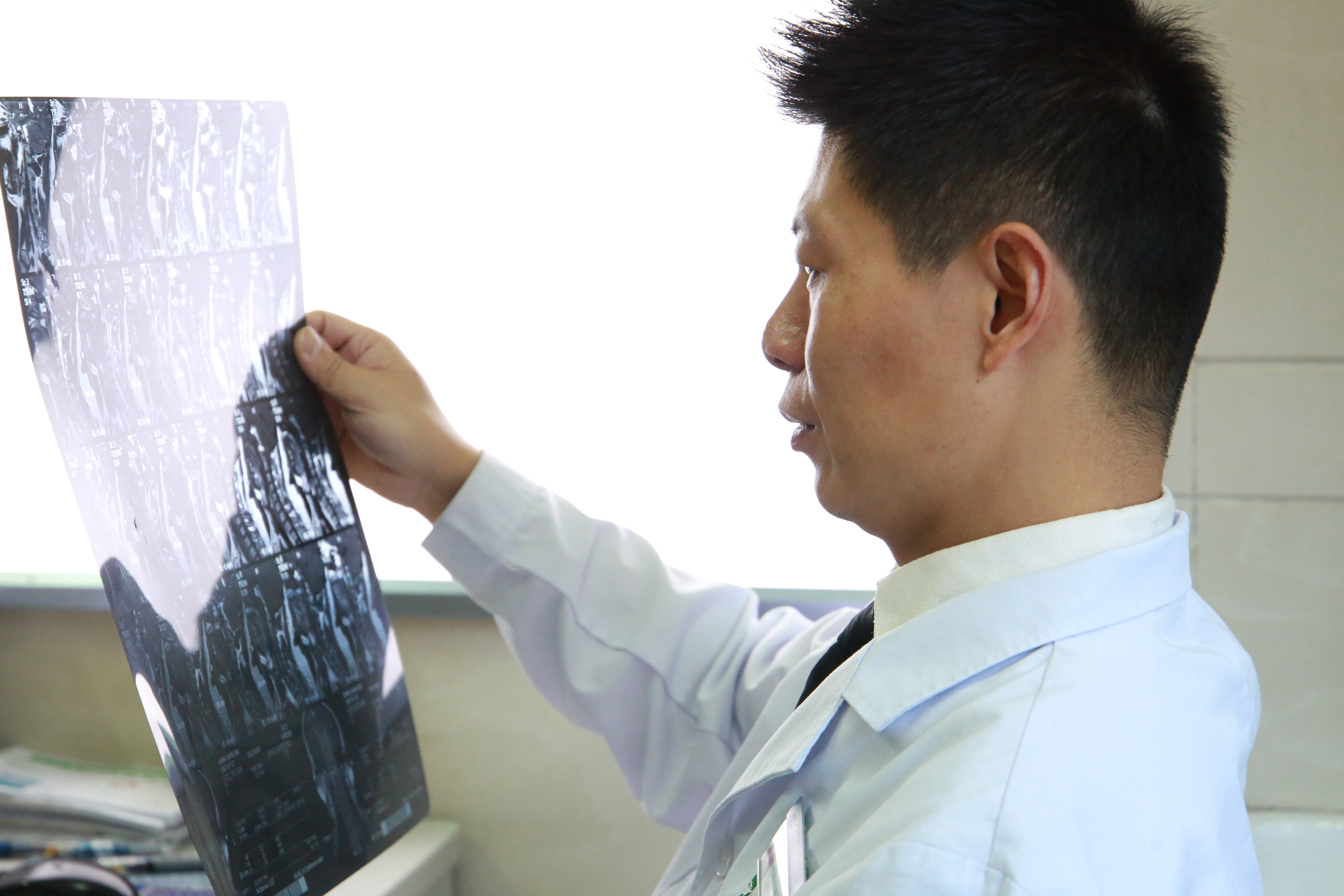 腰椎间盘突出是一种怎样的痛,腰椎间盘突出真难受