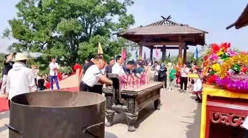 临汾新闻早知道|端午假期路咋走？伊村民间祭尧；破门营救被困男孩；彩虹桥上救1人；中院发放执行款