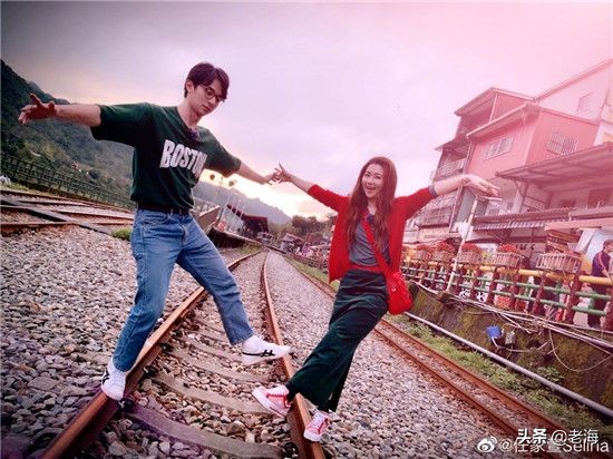 27岁张轩睿是38岁任家萱生命中的那个人？姐弟恋为啥依然不靠谱？