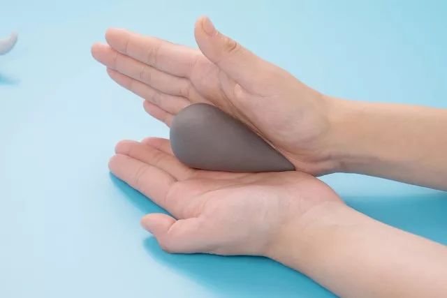 鲨鱼夹盘发教程,鲨鱼步教程新手入门