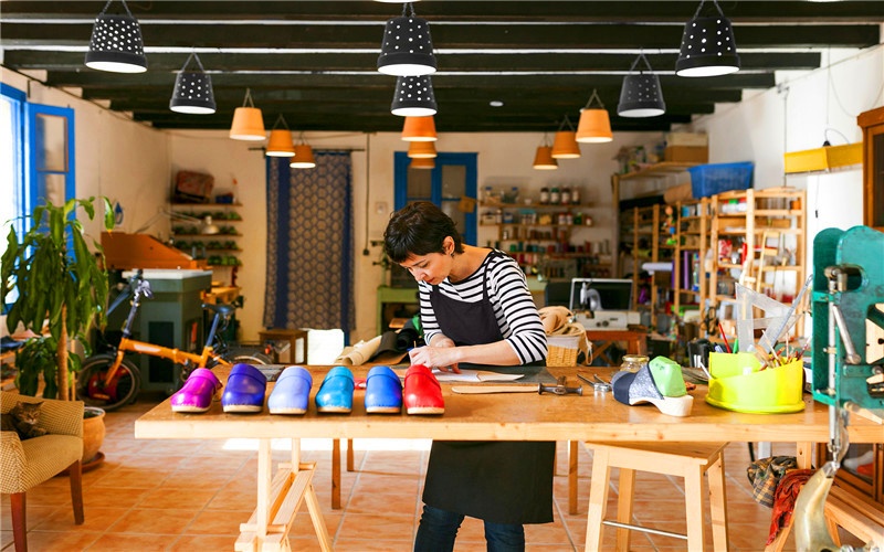 50岁的人怎么提升自己做生意,人到中年转行做什么小生意