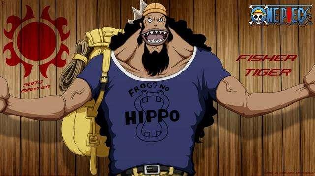 女帝成为天龙人的奴隶的这四年里都发生了什么？