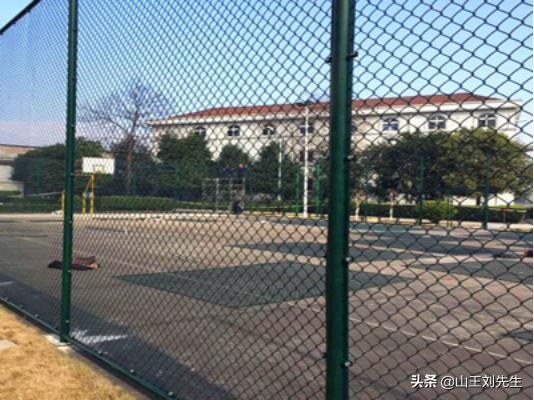 体育场围栏菱形网,体育场围栏防护网